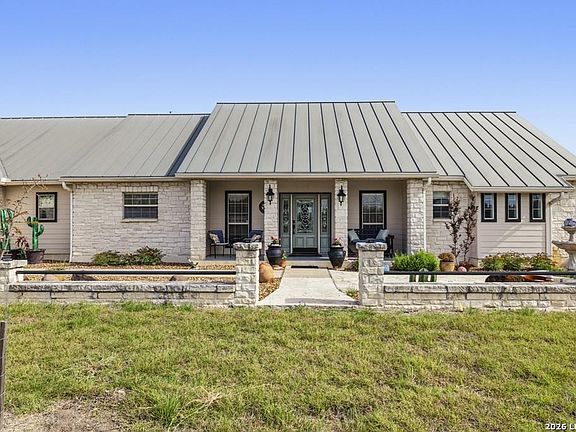 5th image of 360 Bluff Creek Rd