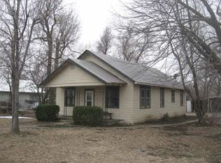 129 N Main St, Burden, KS 67019