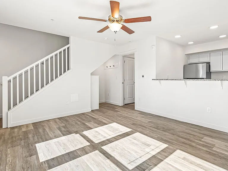 Midway Townhomes — Photo 29