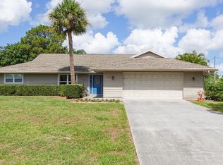 2144 SE Gidding Rd, Port Saint Lucie, FL 34952