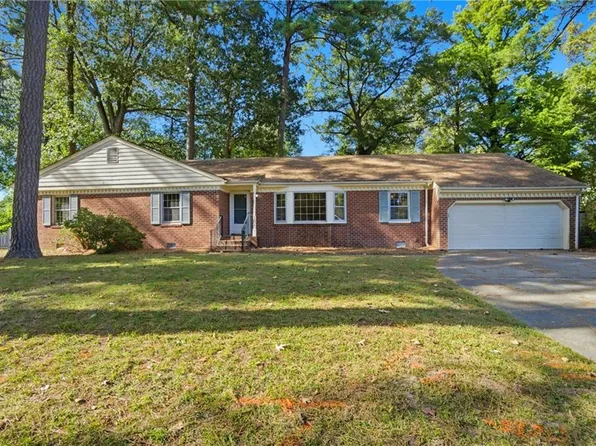 2904 Prince Of Wales Dr, Chesapeake, VA 23321