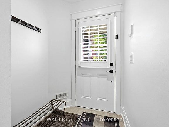 3rd image of 13 Rock Haven Ln
