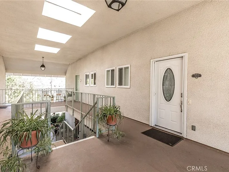928 Avenue Majorca #O — Photo 5