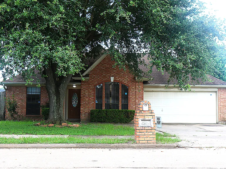 5230 Findlay Dr — Photo 3