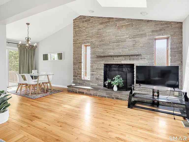 66 Washington Rd — Photo 15