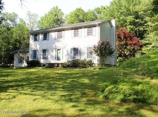 159 Idlewood Dr, Brodheadsville, PA 18322