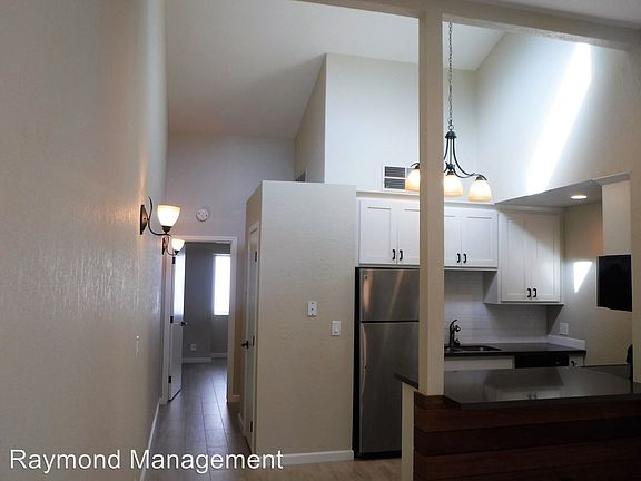 5th image of 2222 I St APT 04