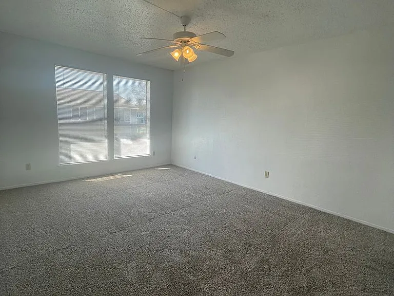 Ashley Crest — Photo 21