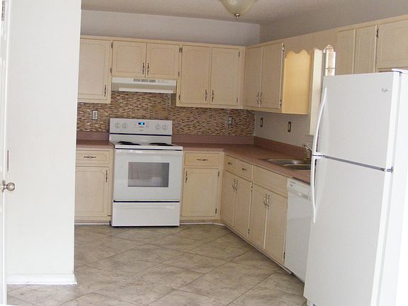 Large eat-in kitchen