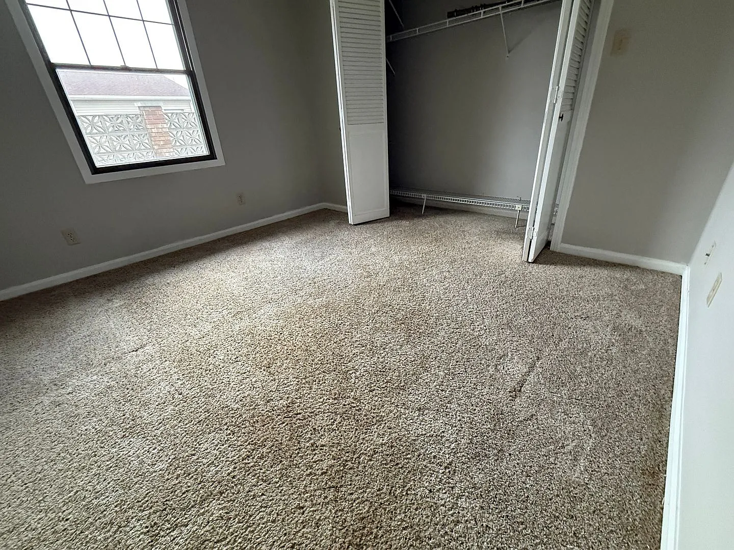 1120 East 8th Street — Photo 1