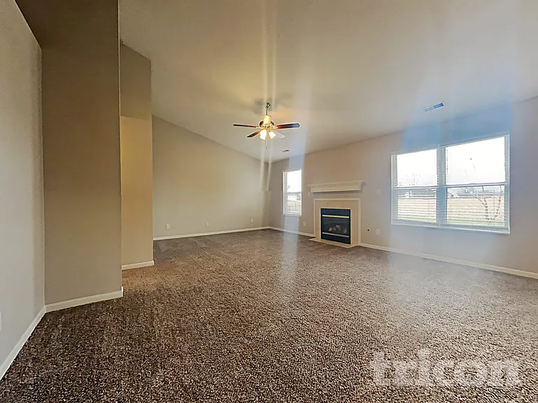 774 Appaloosa Dr — Photo 2