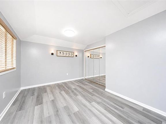 5th image of 21 Seafoam St