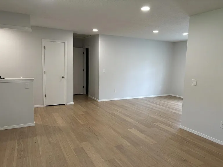2101 NE J St — Photo 3