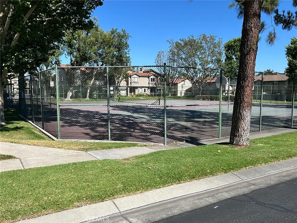 2 bed, 1.5 bath, 942 sqft, $2,900 — Photo 3