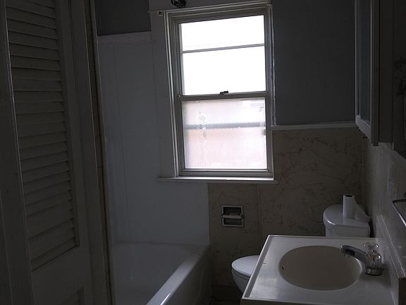 4th image of 1770 Welch Ave #2