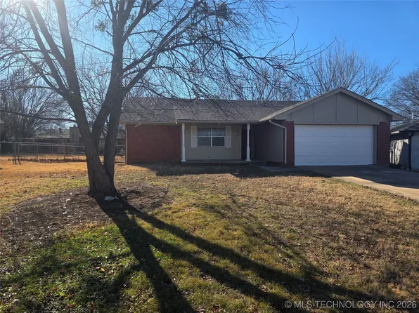 345 W Waco Pl, Broken Arrow, OK 74011