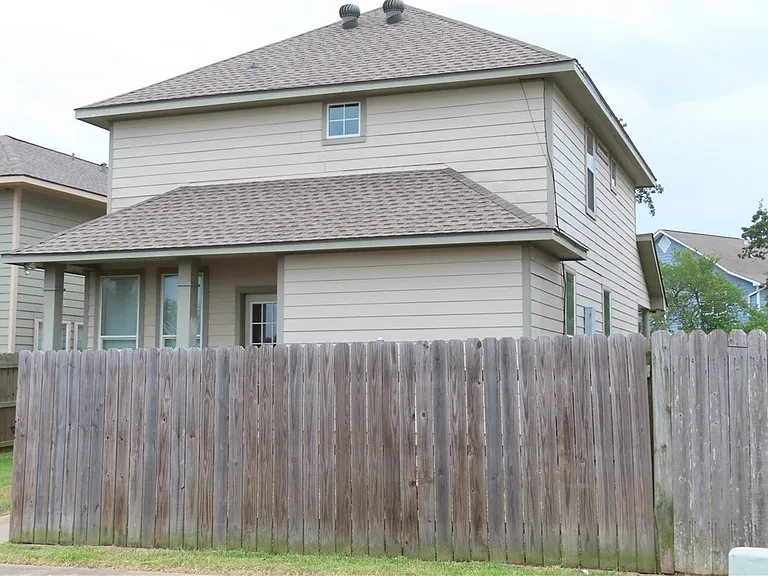 4107 McFarland Dr — Photo 4