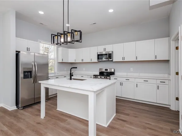 156 W Westover Ave, Colonial Heights, VA 23834