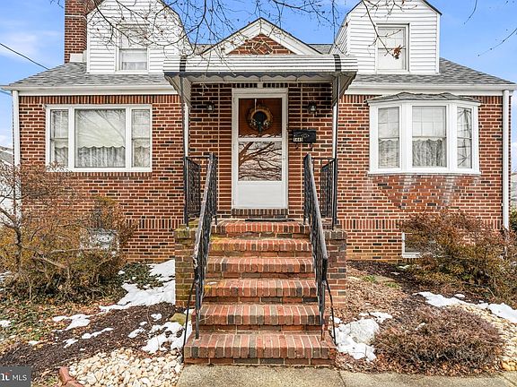 3rd image of 1445 Rhawn St