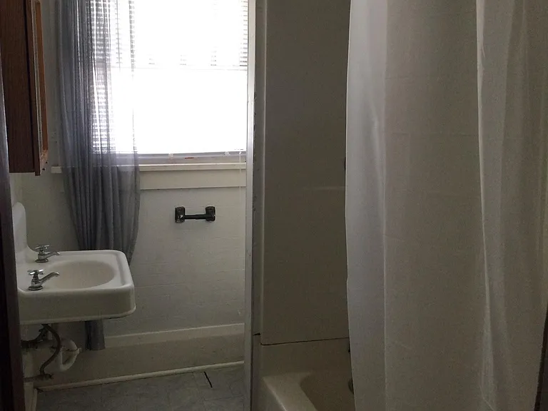 202 E Davenport St #3 — Photo 11