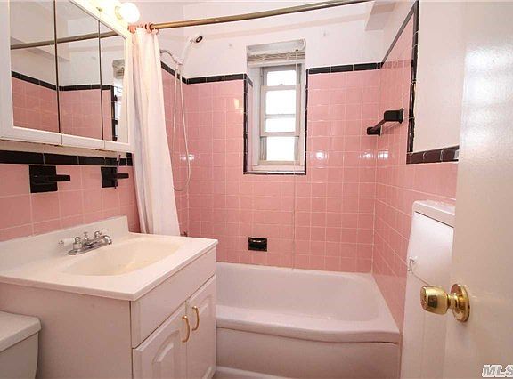 5th image of 14455 Melbourne Ave APT 5B