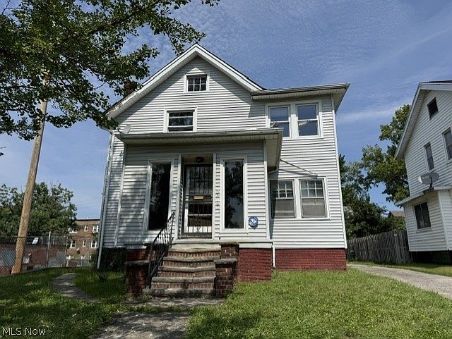 1st image of 3219 E Overlook Rd