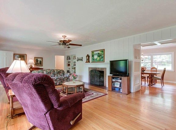 3rd image of 10900 Melton View Ln