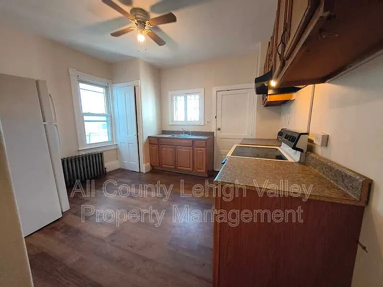 1507 Washington St — Photo 3