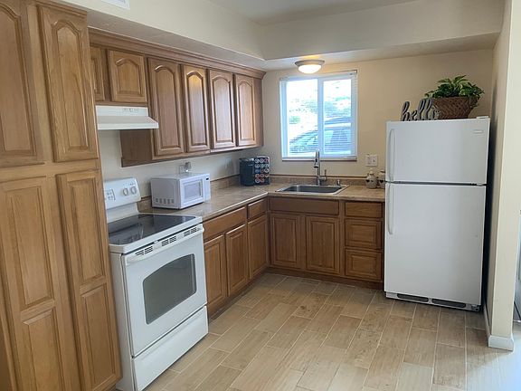 2nd image of 597 Bernardo Ave