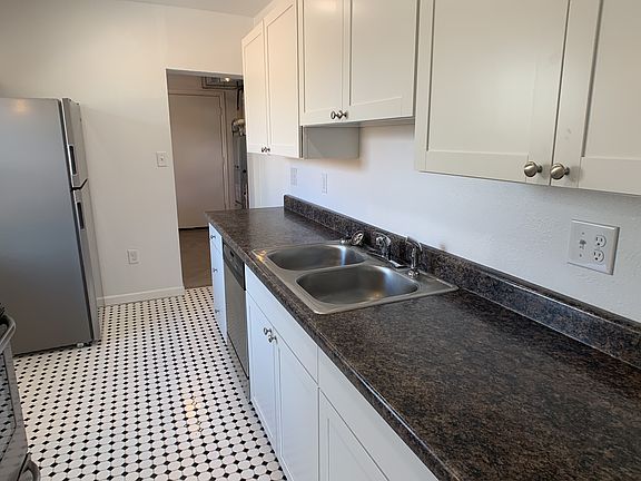 2320_monument_c_05082020