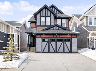 55 E Sundown Cres, Cochrane, AB T4C 2T2