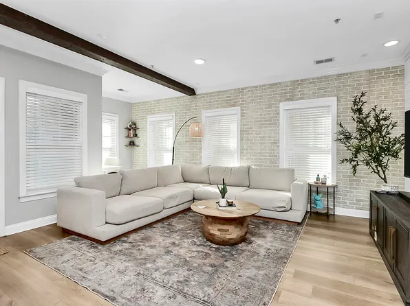 105 S Summit Ave, Charlotte, NC 28208