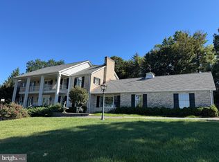 586 Crestwood Dr, Chambersburg, PA 17202