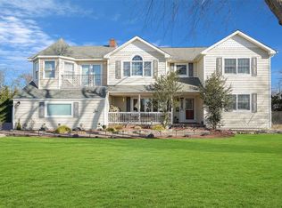 77 Elder Rd, Islip, NY 11751