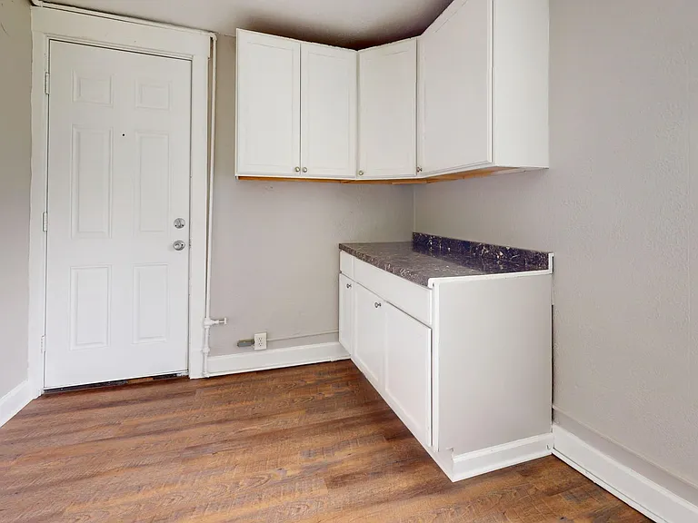 703 Excelsior Ave — Photo 15