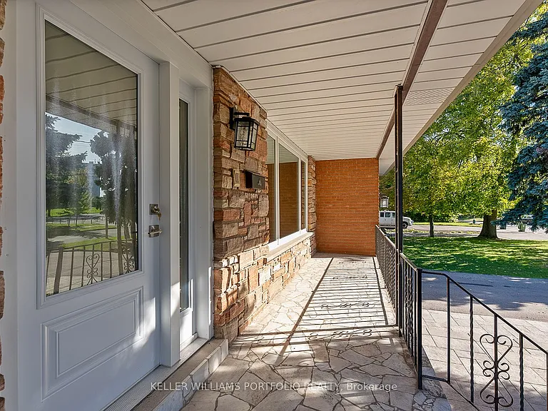 32 Gatesview Ave #UPPER — Photo 6