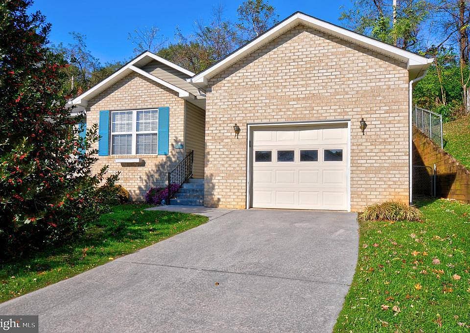 1st image of 601 Cresthaven Ct