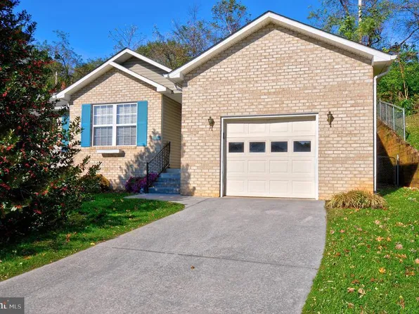 601 Cresthaven Ct, Front Royal, VA 22630