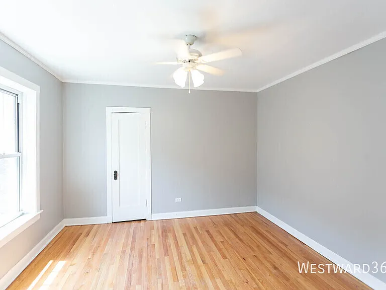 7646 N Greenview Ave #3 — Photo 4