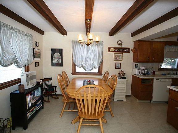 4th image of 2183 Beam Ave