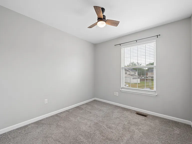 411 Old Oak Pl #1 — Photo 4