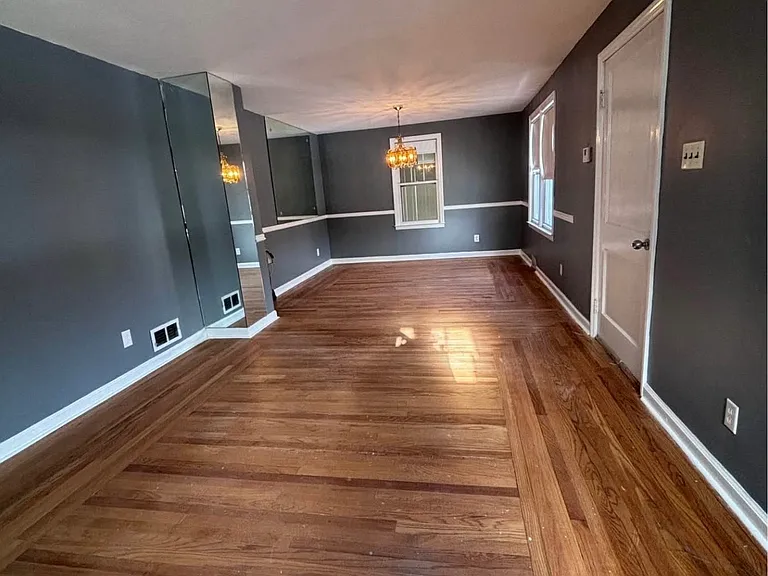 112 Harrington Ave — Photo 4