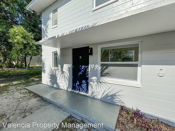 2nd image of 2704 E Columbus Dr APT B