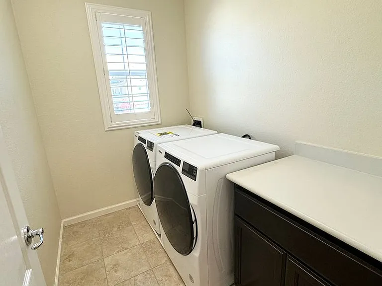 3508 Corsica Ct — Photo 23