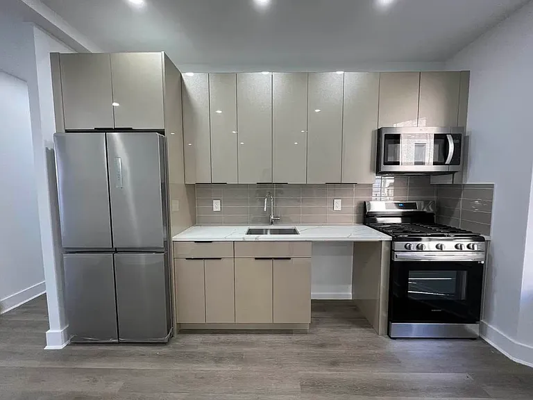 200 Winthrop St #B14 — Photo 1