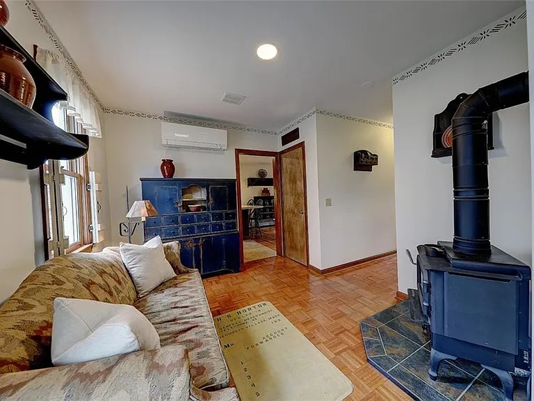 86 Washington St — Photo 5