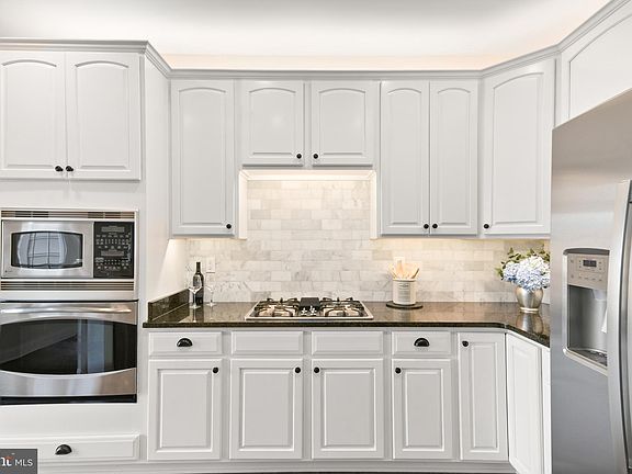 4th image of 22159 Fair Garden Ln