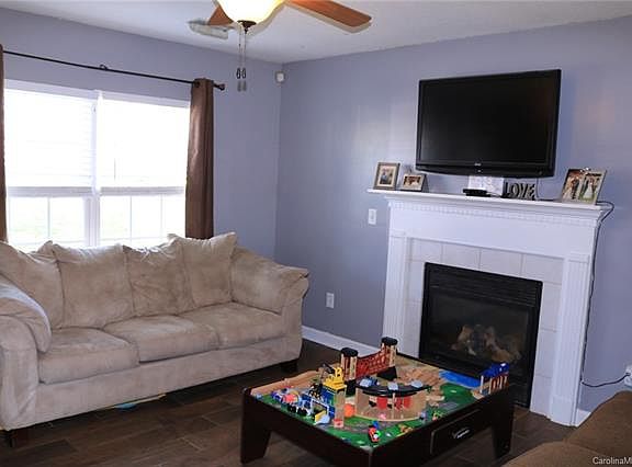 2nd image of 3625 Crowders View Dr
