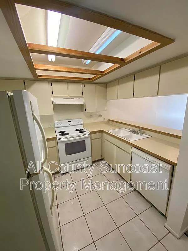 2 bed, 1.5 bath, $1,249 — Photo 3
