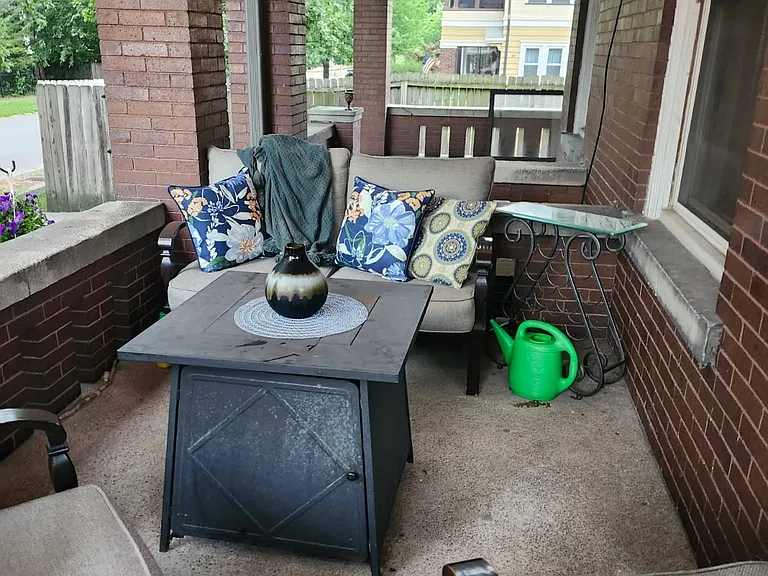 1003 Maple Ave — Photo 2